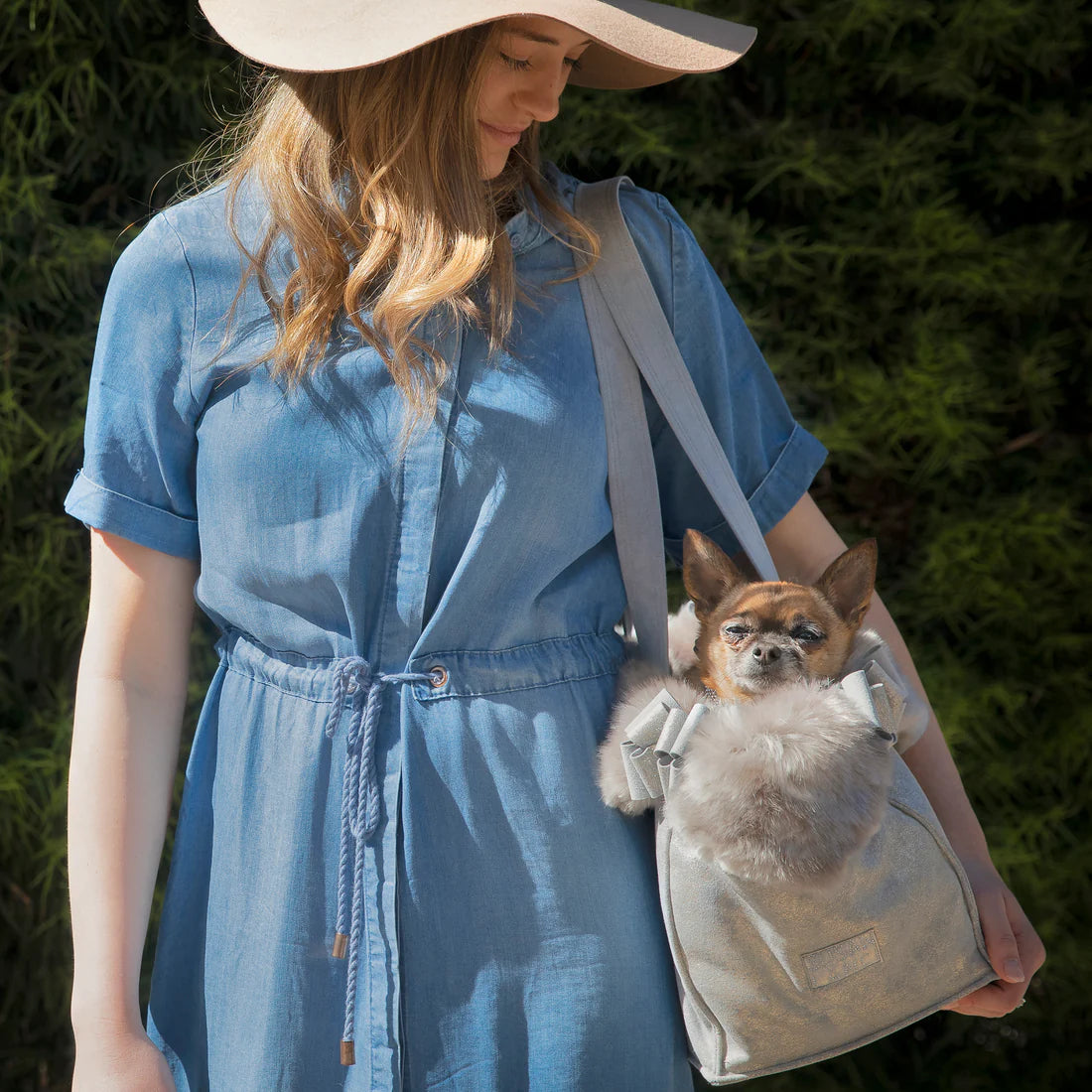 Glitzerati Luxury Ultrasuede Dog Carrier with Crystal Bows & Fur Blanket – Designer Purse for Small Dogs up to 8 lbs